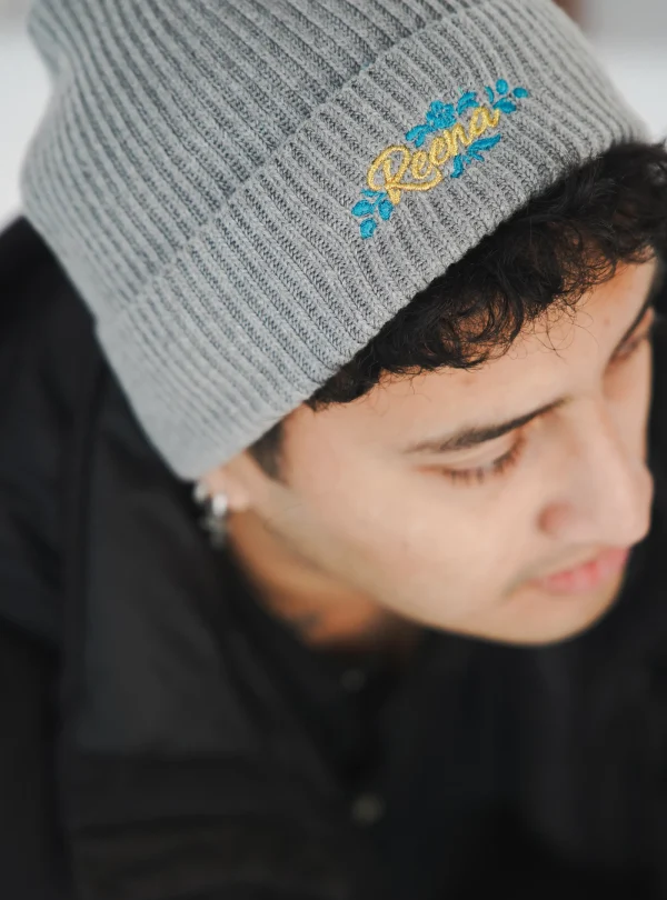 Reena Shop habla por ti - Gorro Reena Gris Reena Shop habla por ti - Gorro Reena Gris